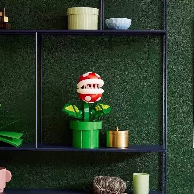 Original image for frozen reference 12 of LEGO Piranha Plant