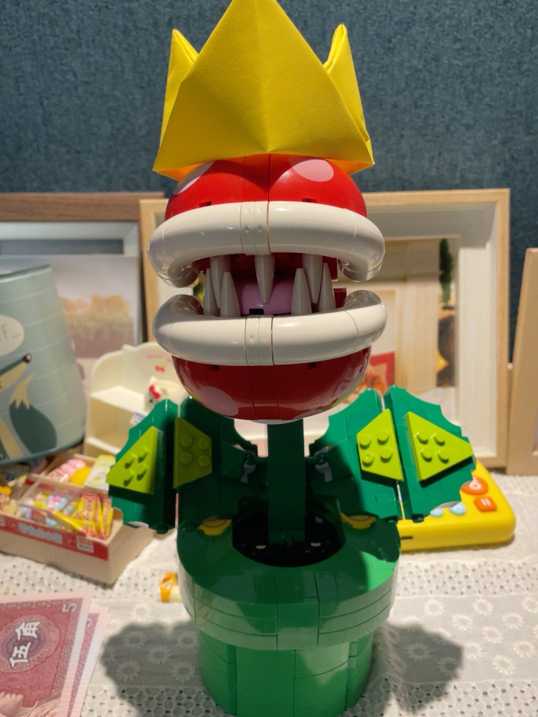 Original image for frozen reference 13 of LEGO Piranha Plant
