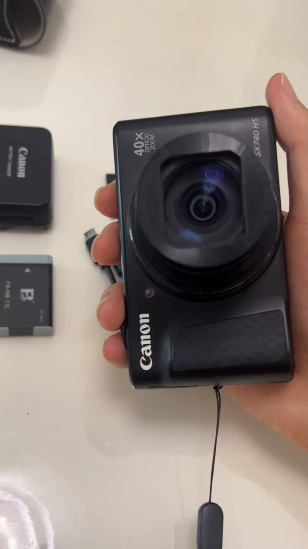 Original image for frozen reference 2 of Canon SX740