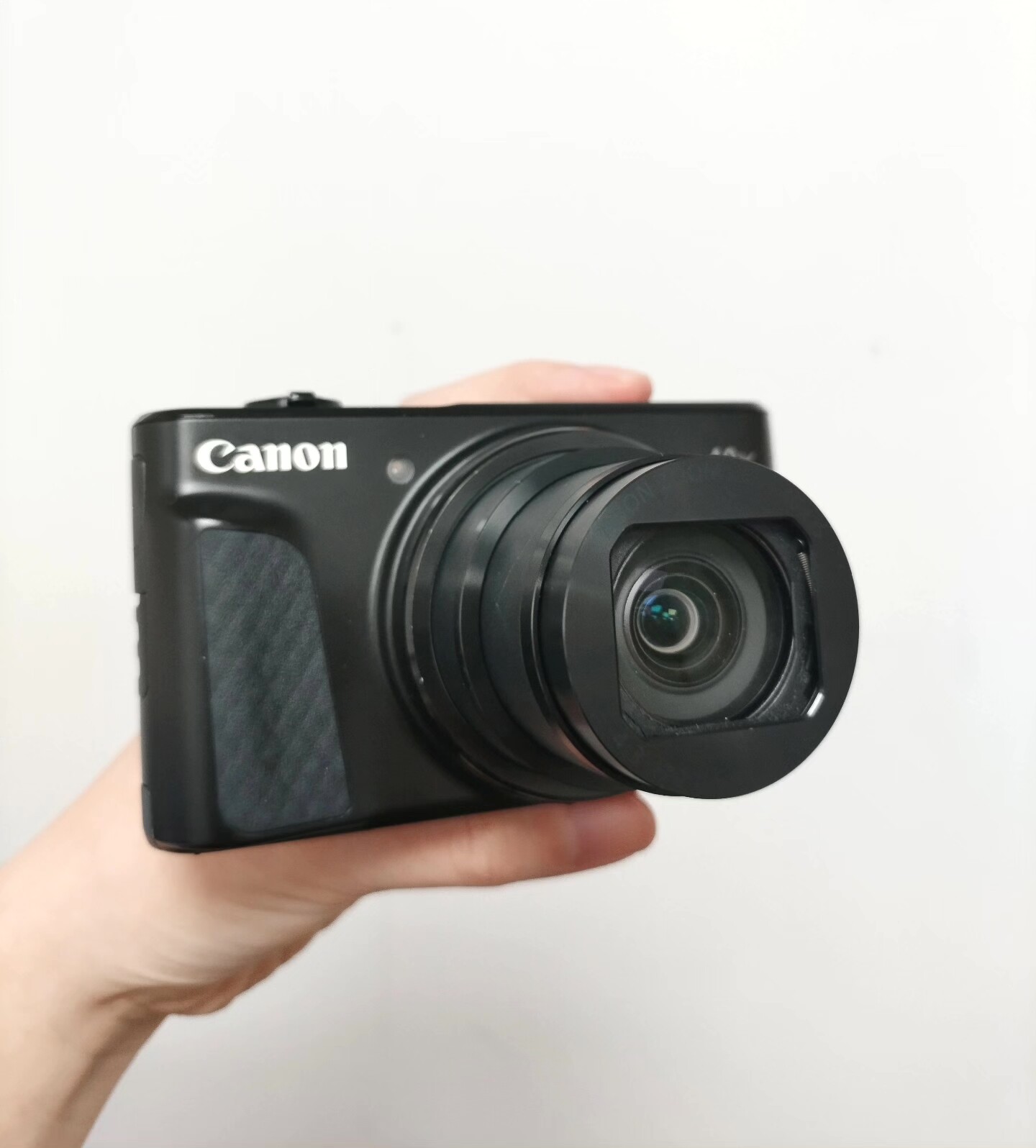 Original image for frozen reference 5 of Canon SX740