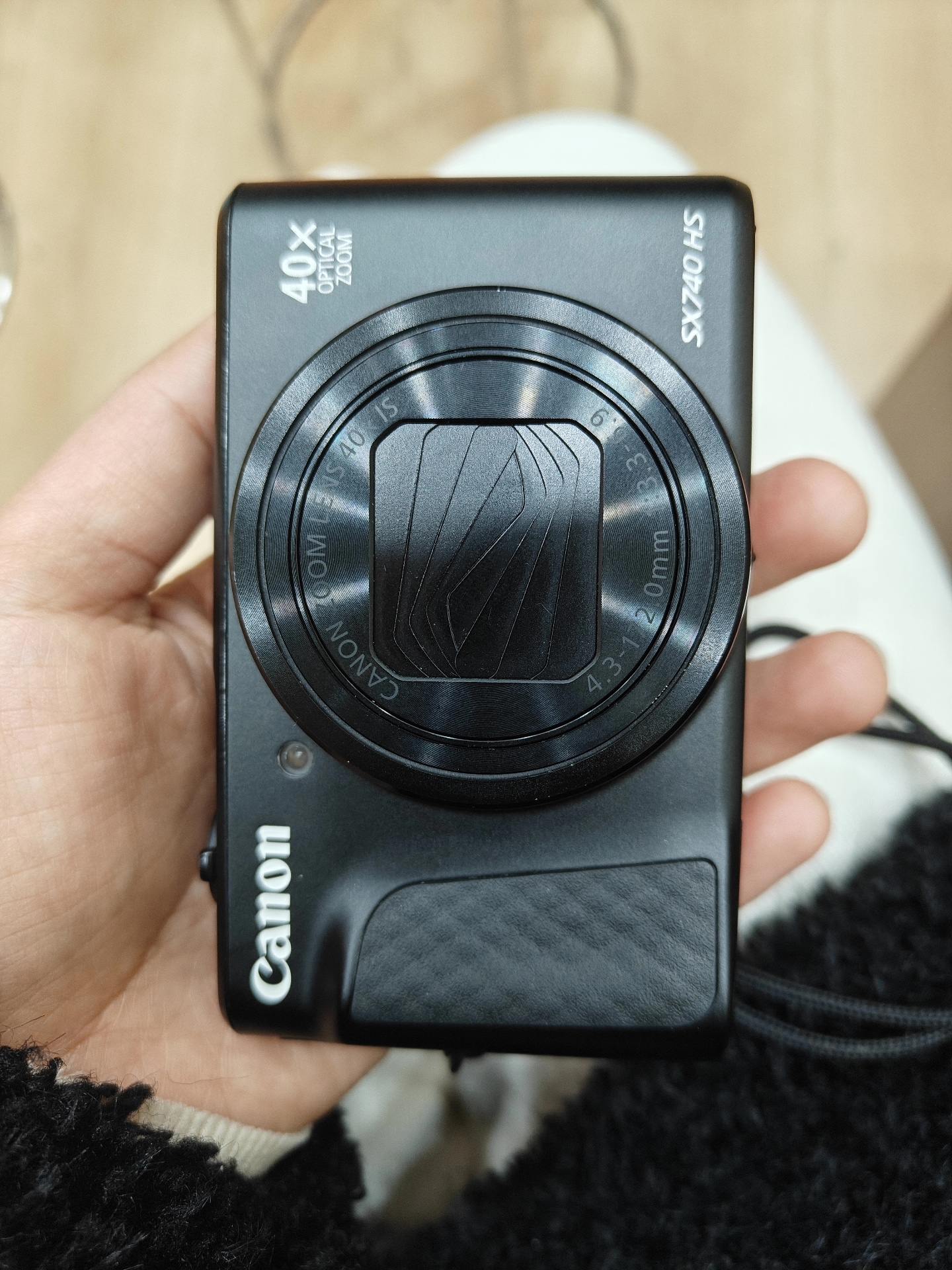 Original image for frozen reference 81 of Canon SX740