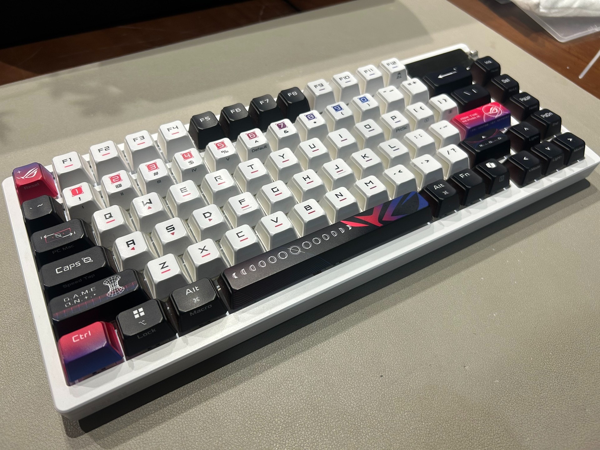 Original image for frozen reference 23 of ROG YeMo X