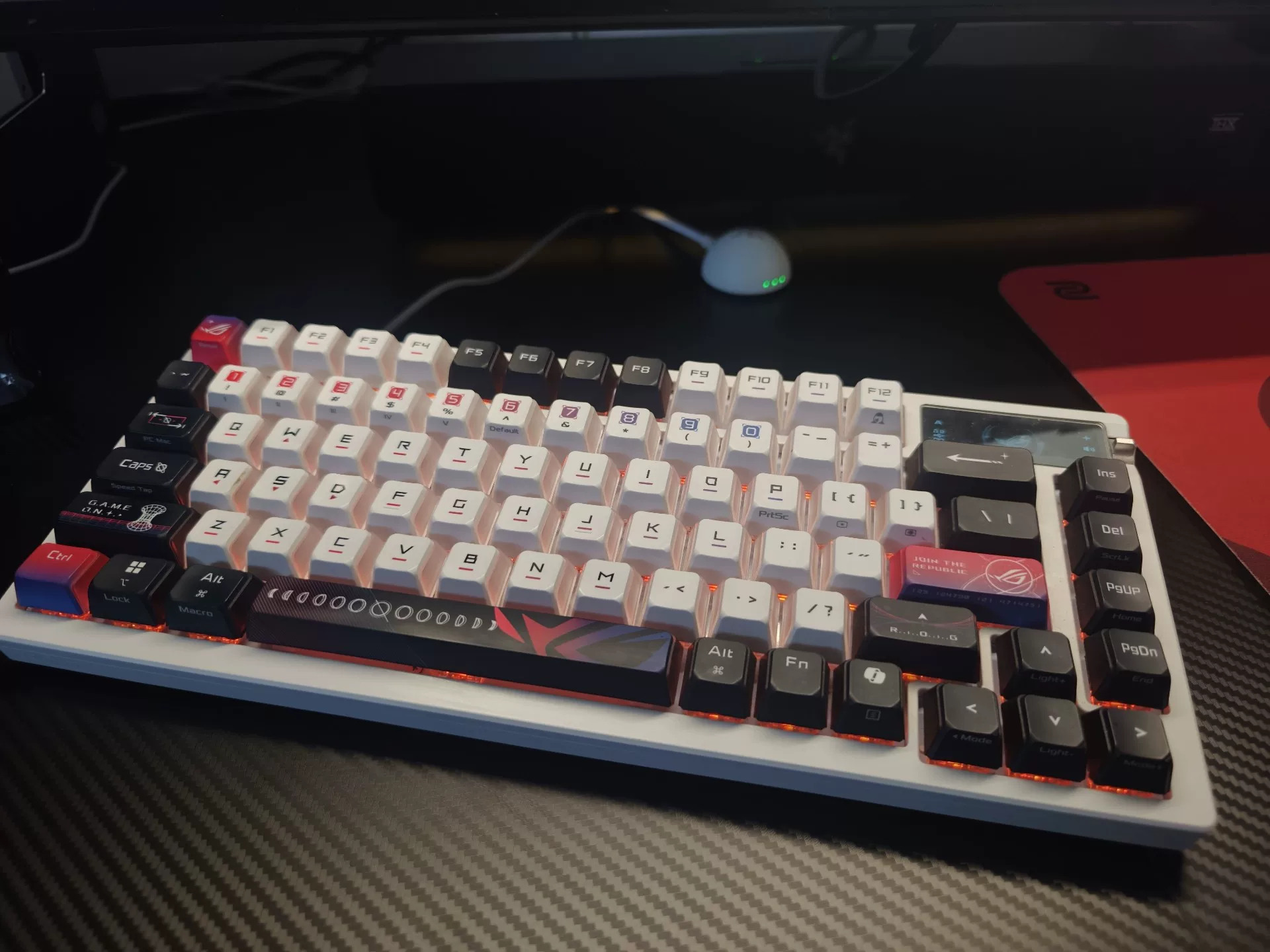 Original image for frozen reference 25 of ROG YeMo X