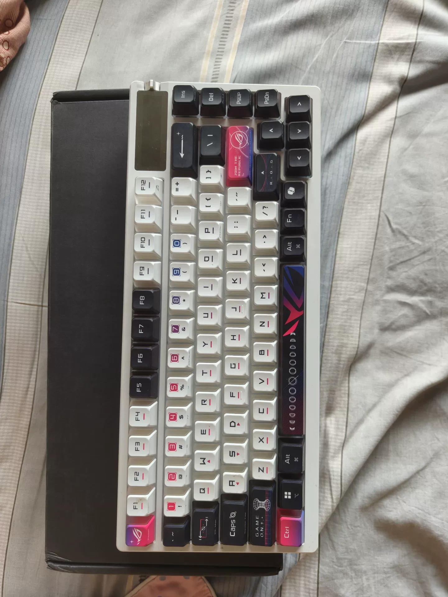 Original image for frozen reference 27 of ROG YeMo X