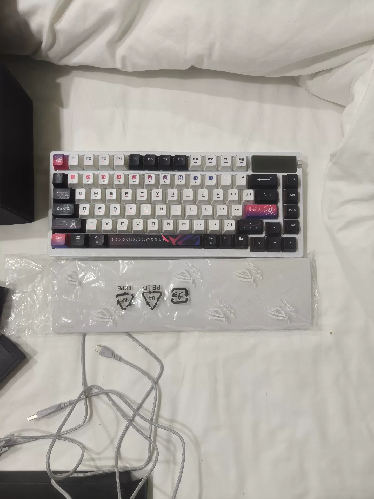 Original image for frozen reference 39 of ROG YeMo X